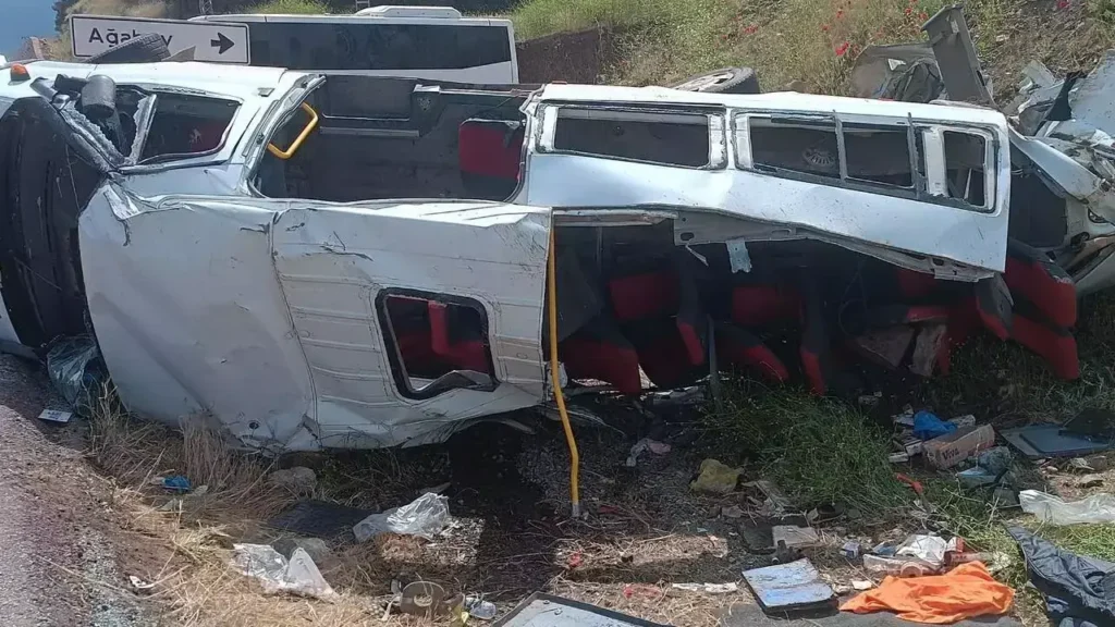 Infant Among Eight Killed in MS Bus Crash