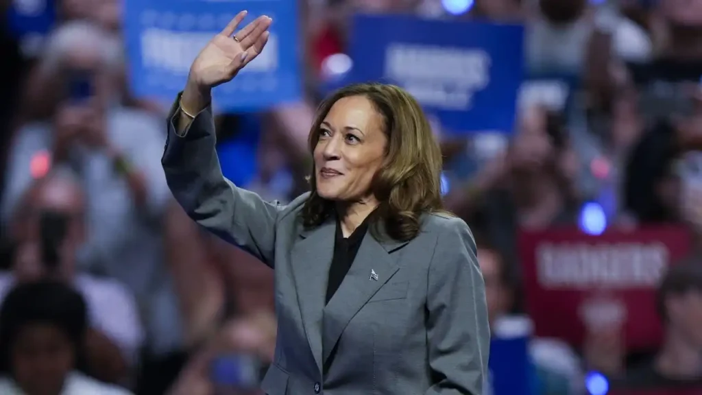 Kamala Harris leading in Asian American voters poll