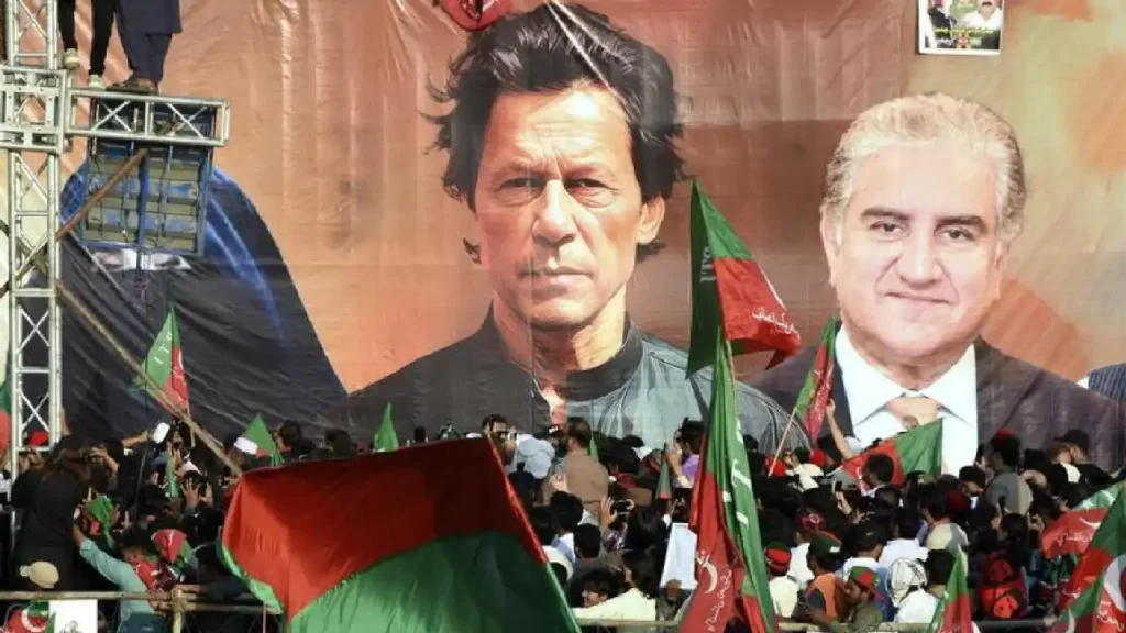 Thousands Turn Up in Islamabad in Support of Imran Khan Despite Roadblocks