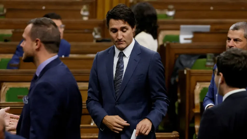 Justin Trudeau in parliament during no-confidence vote, Trudeau survives opposition push, Canadian Prime Minister Trudeau no-confidence vote