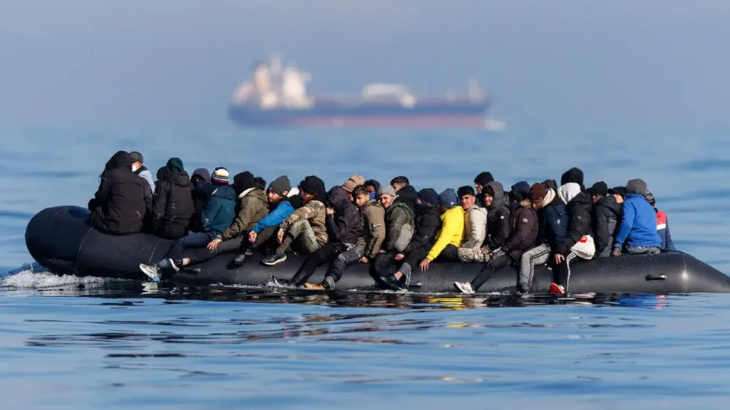 Migrants boarding boats under the guidance of organized crime groups