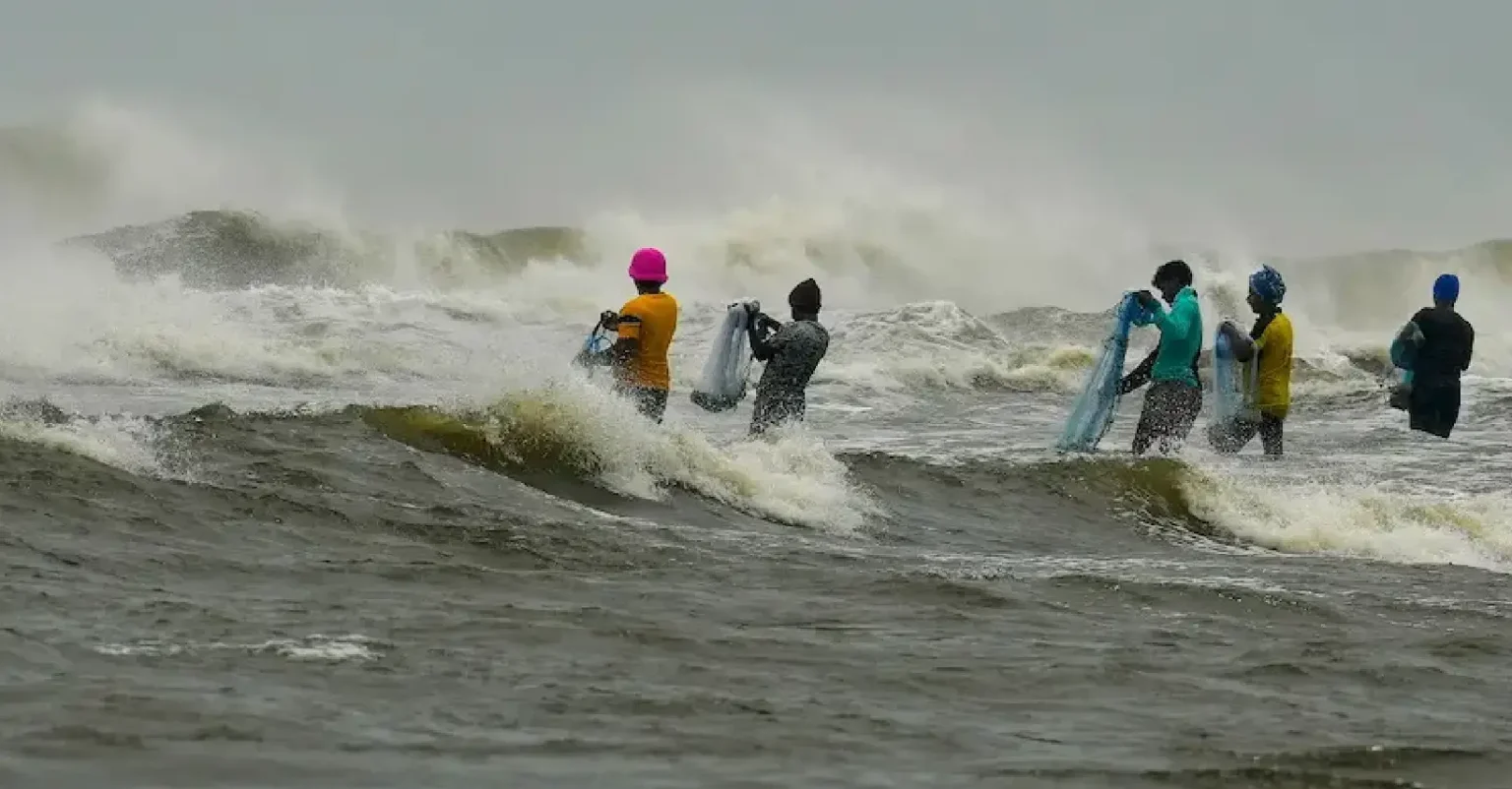 cyclone-fengal-forecast, tamil-nadu-cyclone, landfall-chennai, cyclone-evacuation