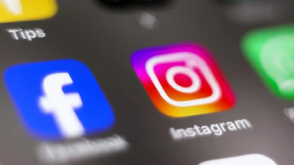 Instagram Community Notes, Meta Community Notes, Instagram feature update, Instagram posts, Instagram transparency, Community Notes feature, Meta fact-checking, Instagram news